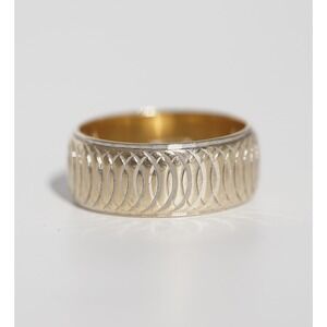 Vintage 14K Solid Yellow Gold Wide Band Ring Size 5.75 5.36g Engraved Oval Links